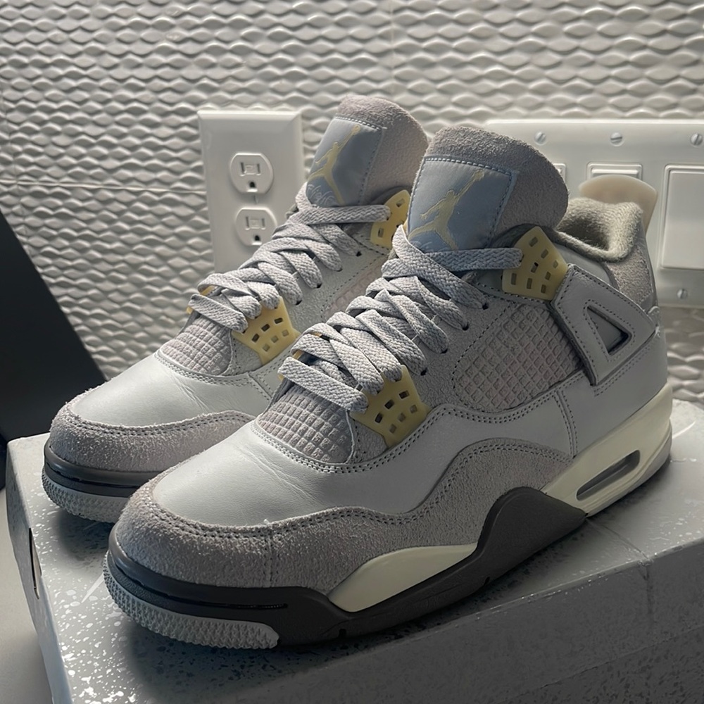 Air Jordan 4 Retro SE